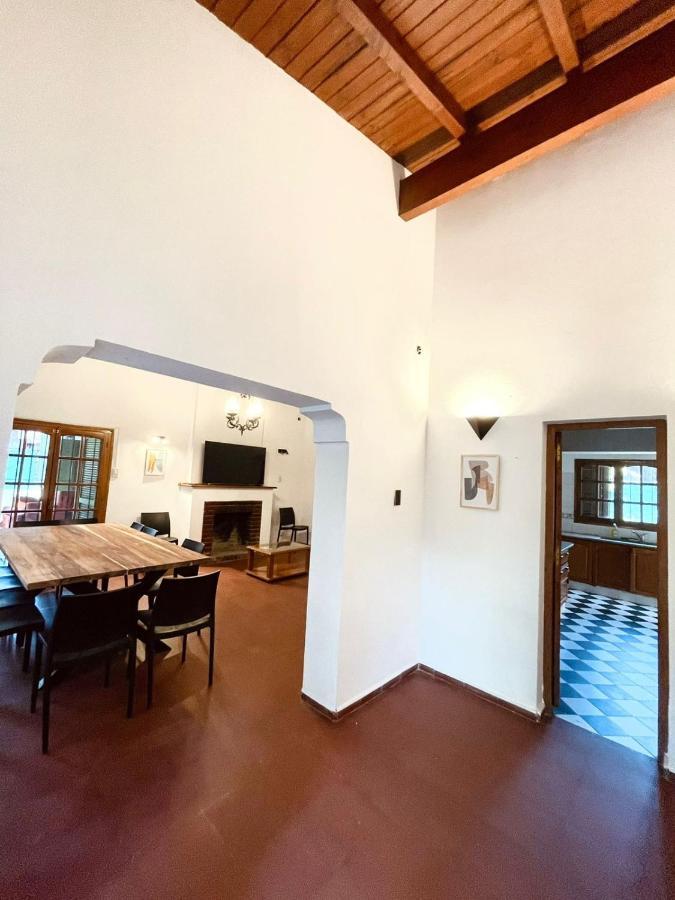 Hermosa Y Amplia Casa En La Mejor Ubicacion De Chacras, Con Piscina Y Jardin Holiday home