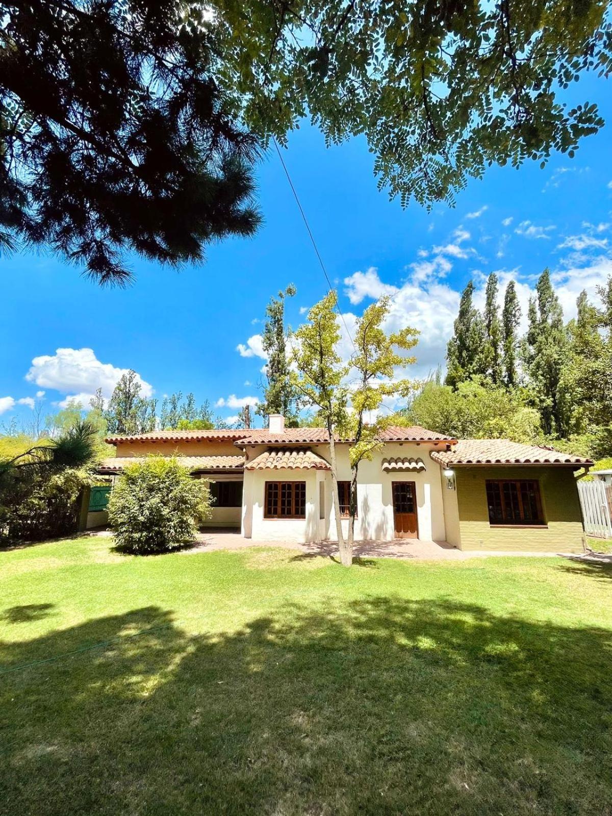 Holiday home Hermosa Y Amplia Casa En La Mejor Ubicacion De Chacras, Con Piscina Y Jardin Lujan de Cuyo